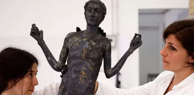 Village Garbage Man Unearths Priceless Ancient Bronze Statues in Tuscany